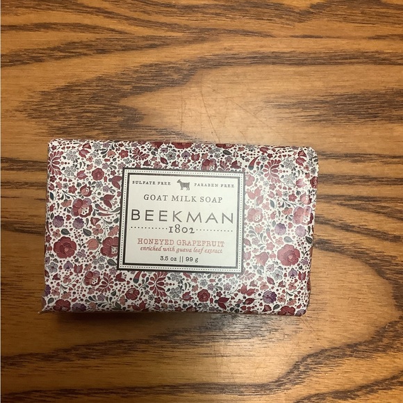 Beekman 1802 3 different
3.5-oz Goat Milk Bar Soap with different scents. - Picture 5 of 6